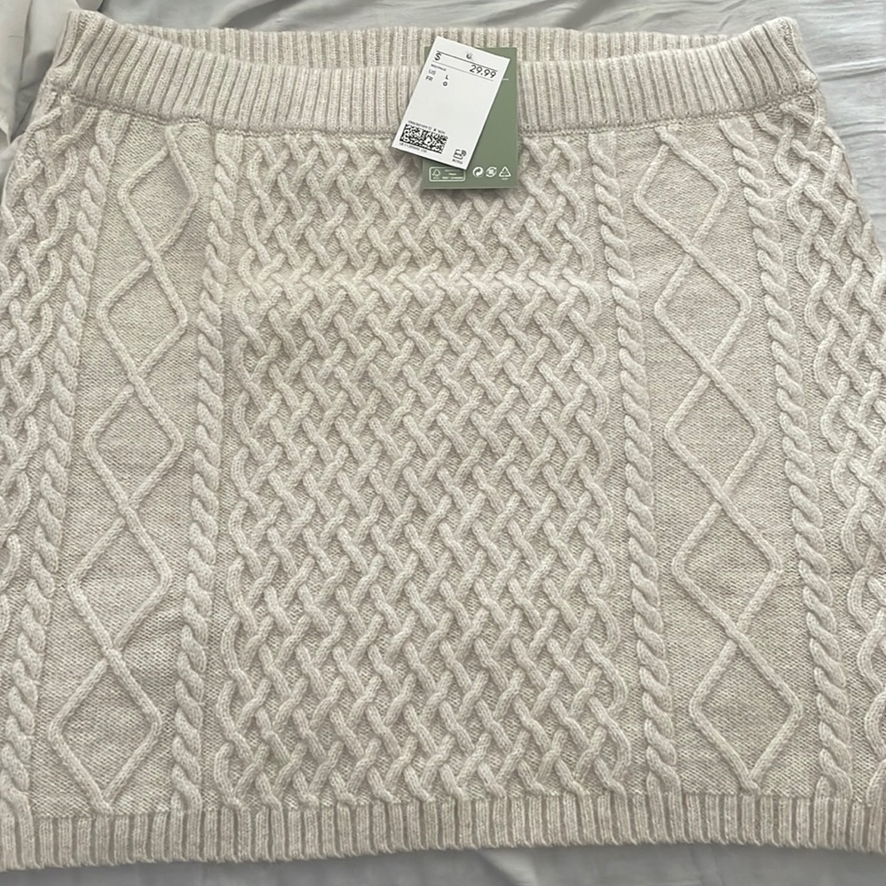 H&M new sweater skirt